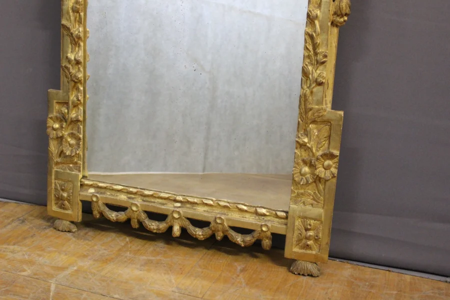 Miroir Louis XVI en bois doré XVIII