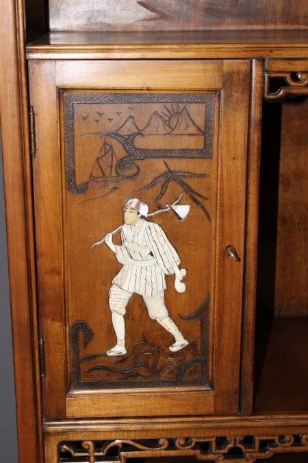 Cabinet japonais signé Bastet à Lyon vers 1900