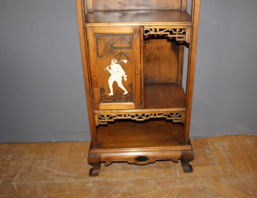 Cabinet japonais signé Bastet à Lyon vers 1900