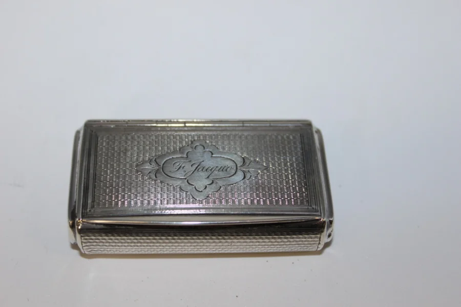 Tabatière en argent XIX