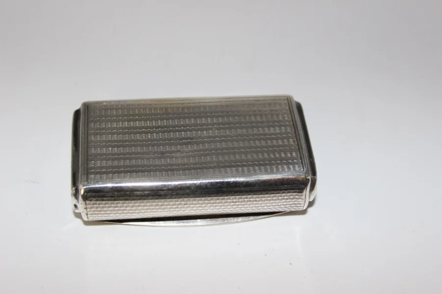 Tabatière en argent XIX