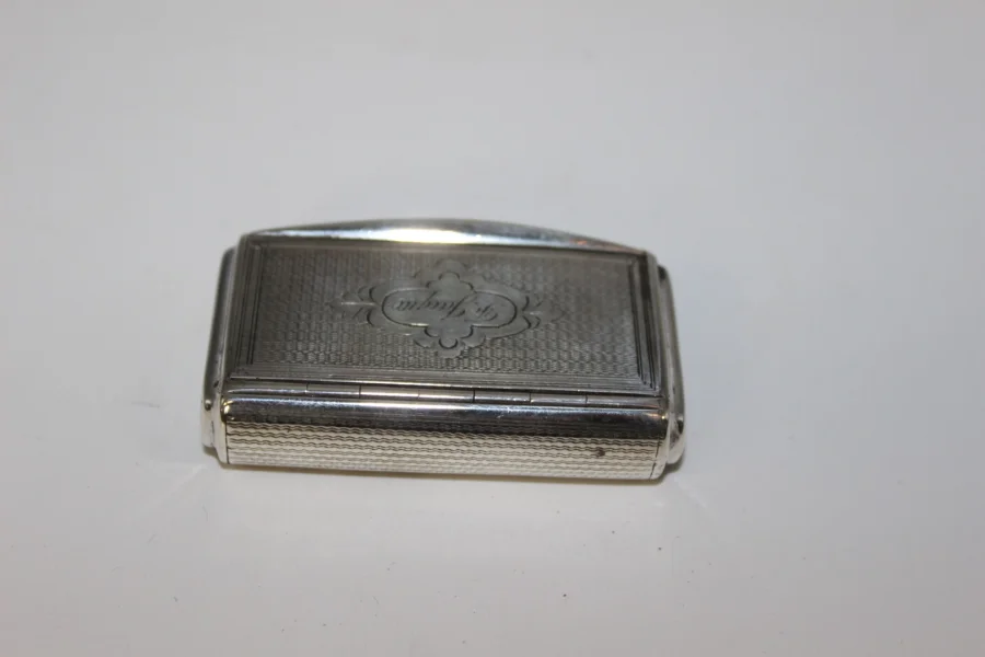 Tabatière en argent XIX