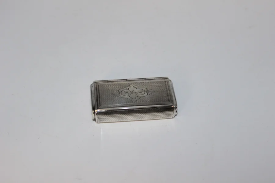 Tabatière en argent XIX