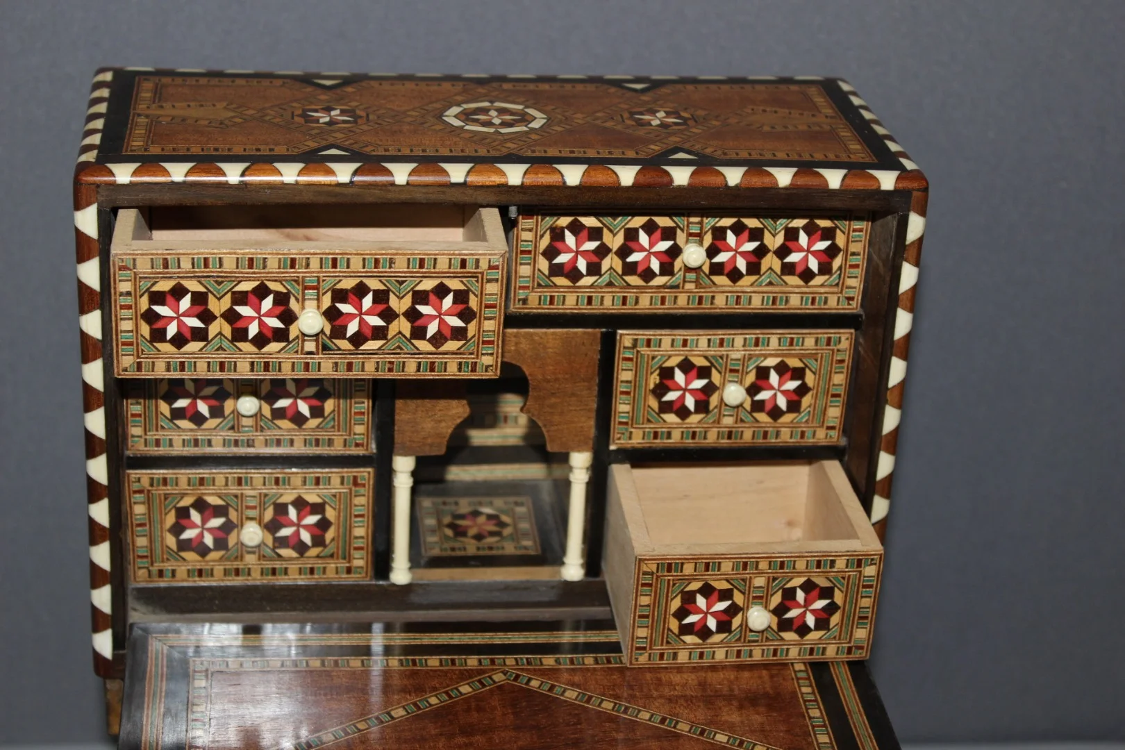 Cabinet Syrien en Marqueterie vers 1900