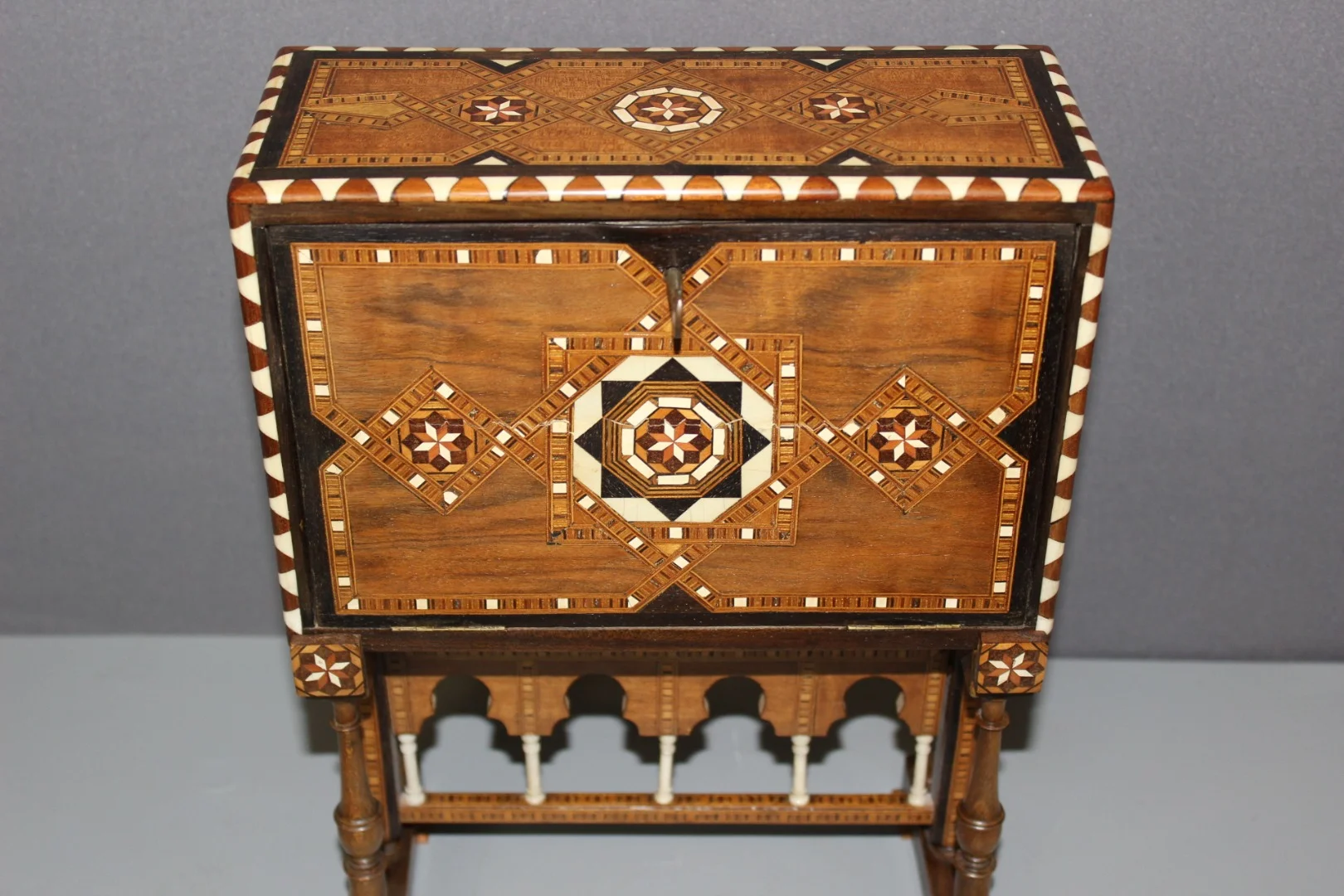 Cabinet Syrien en Marqueterie vers 1900