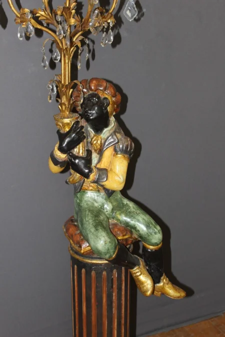Nubien Porte Torchère en bois polychrome vers 1950