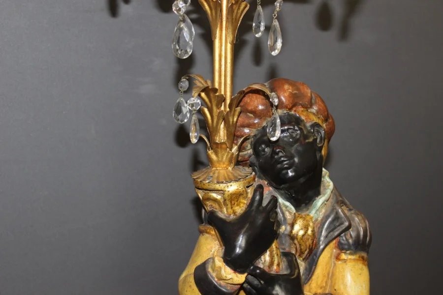 Nubien Porte Torchère en bois polychrome vers 1950