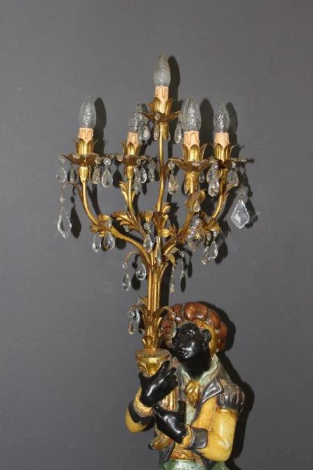 Nubien Porte Torchère en bois polychrome vers 1950
