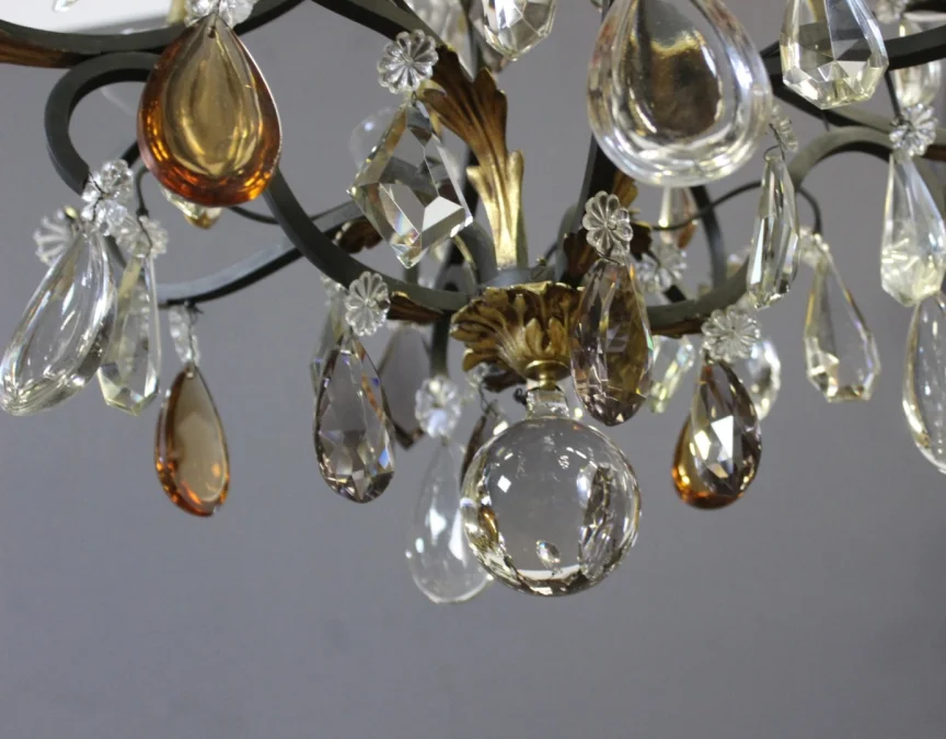 Lustre à Pampilles et Bronze , diamètre 66 cm , vers 1900