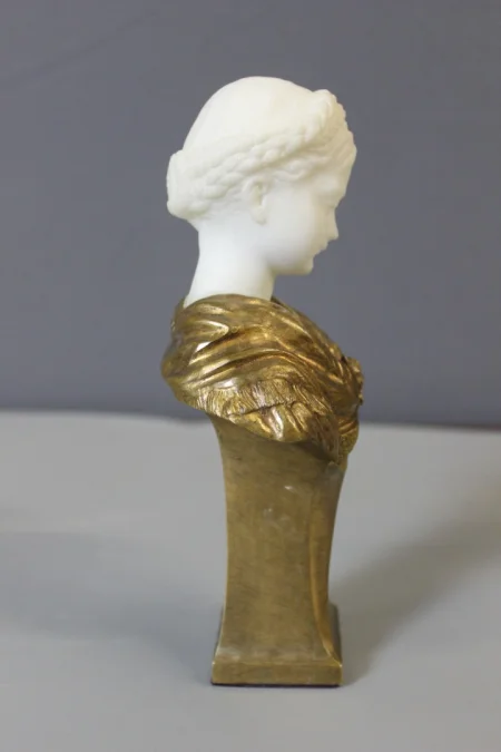 BUST signed L. VORDORMAYER