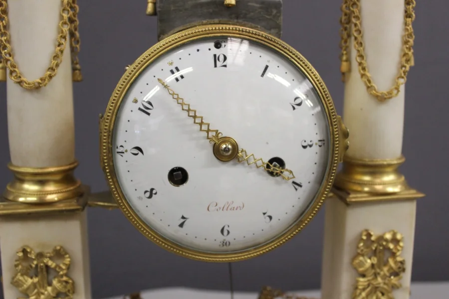 Pendule Portique d'époque Louis XVI marquée Collard
