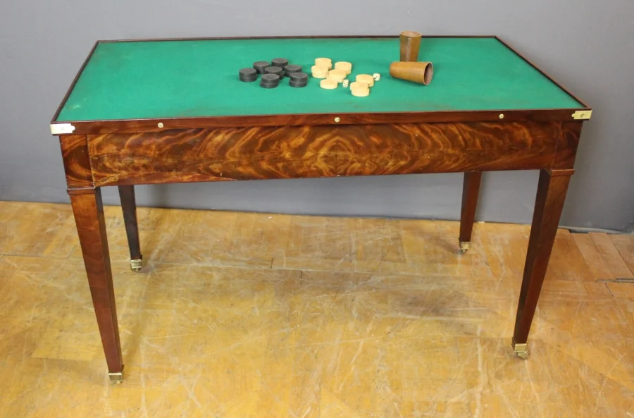 Table à jeux  Tric Trac en acajou XIX