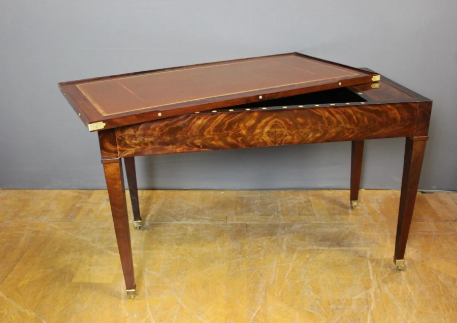 Table à jeux  Tric Trac en acajou XIX