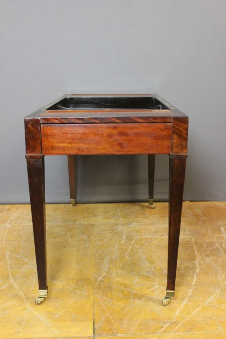 Table à jeux  Tric Trac en acajou XIX