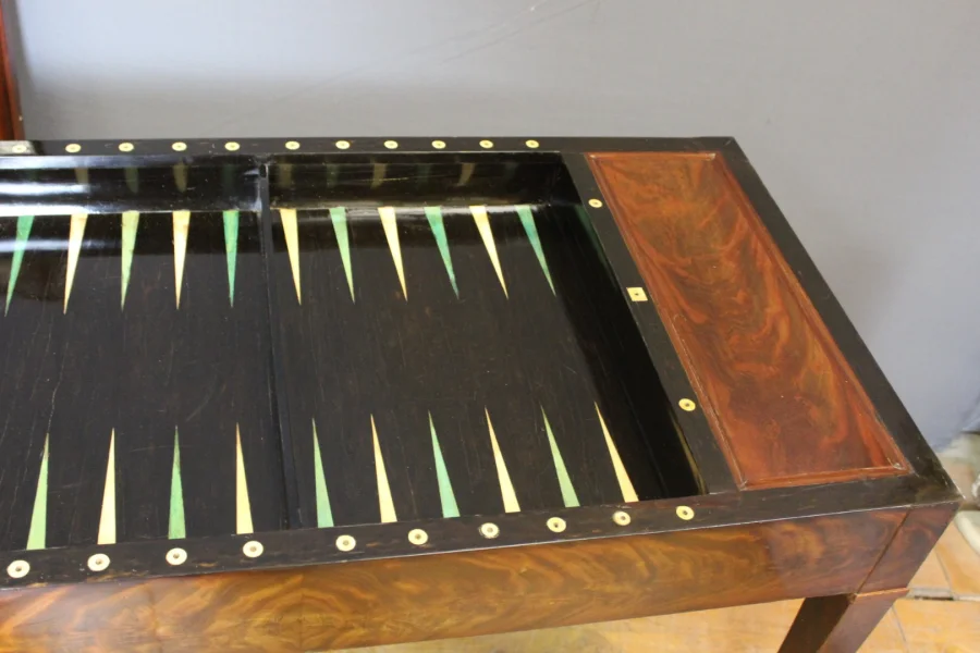 Table à jeux  Tric Trac en acajou XIX