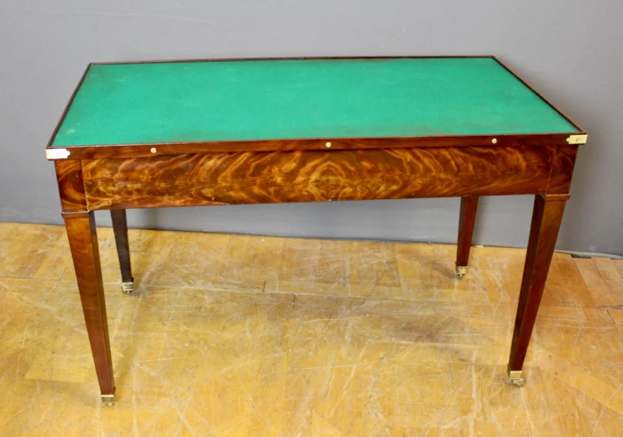 Table à jeux  Tric Trac en acajou XIX