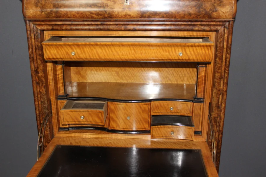 Secrétaire d'époque  Louis Philippe en Ronce de Noyer XIX