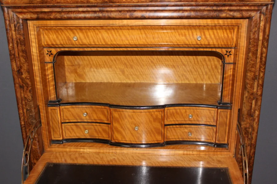 Secrétaire d'époque  Louis Philippe en Ronce de Noyer XIX