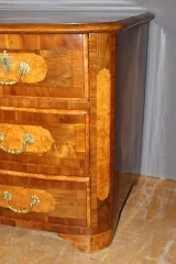 Commode Louis XIV Bombée en Marqueterie XVIIIe