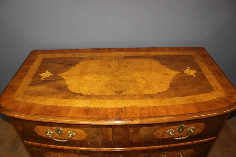 Commode Louis XIV Bombée en Marqueterie XVIIIe
