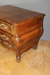Commode Tombeau bordelaise en Noyer XVIIIe