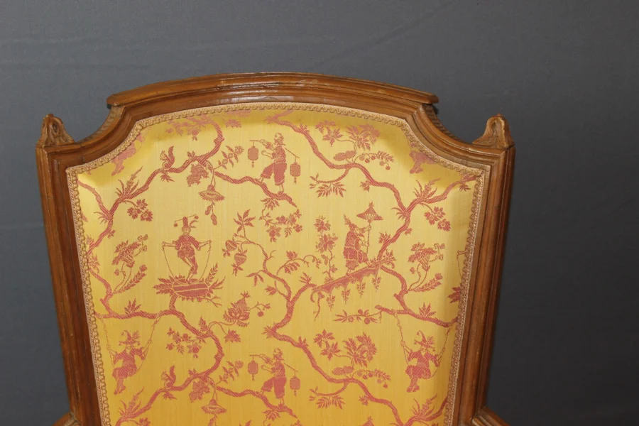 Paire de Bergères Louis XVI en noyer fin XVIII