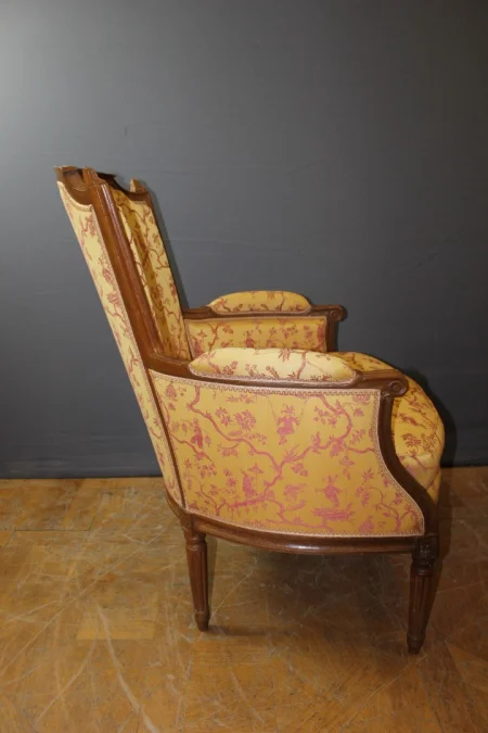 Paire de Bergères Louis XVI en noyer fin XVIII