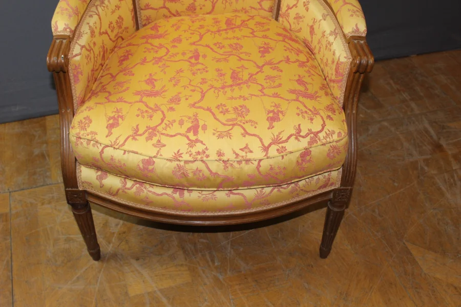 Paire de Bergères Louis XVI en noyer fin XVIII