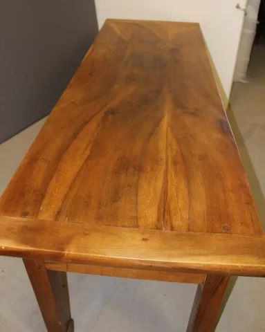 Farmhouse Table In Walnut , XIXe