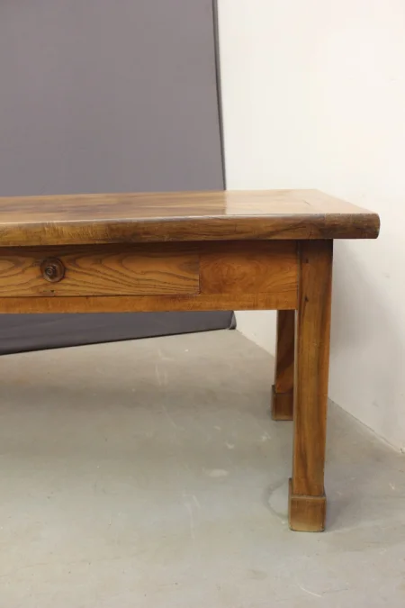 Farmhouse Table In Walnut , XIXe