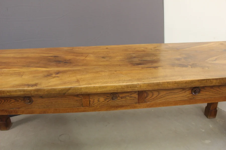 Farmhouse Table In Walnut , XIXe