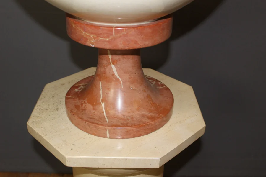 Colonne et sa vasque en marbre et céramique vers 1980