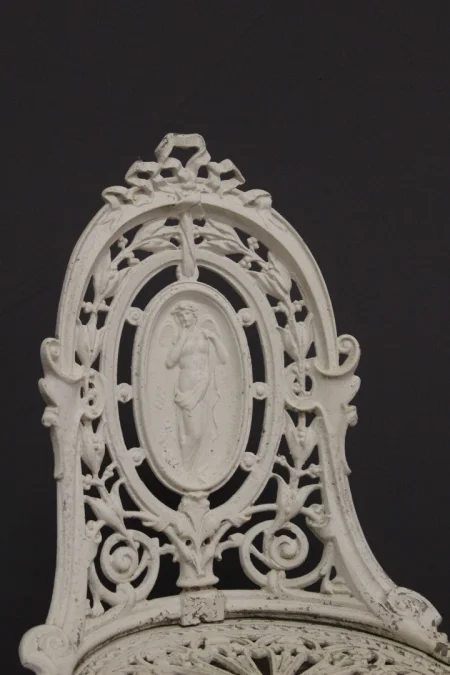 Salon de Jardin en Fonte à Décor de Femmes XXe
