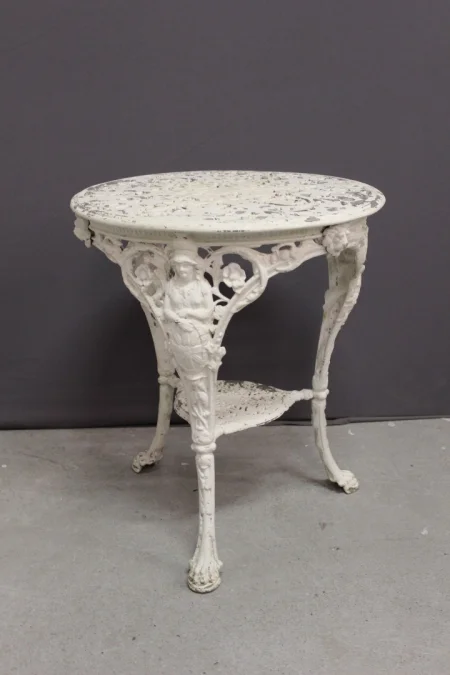 Salon de Jardin en Fonte à Décor de Femmes XXe