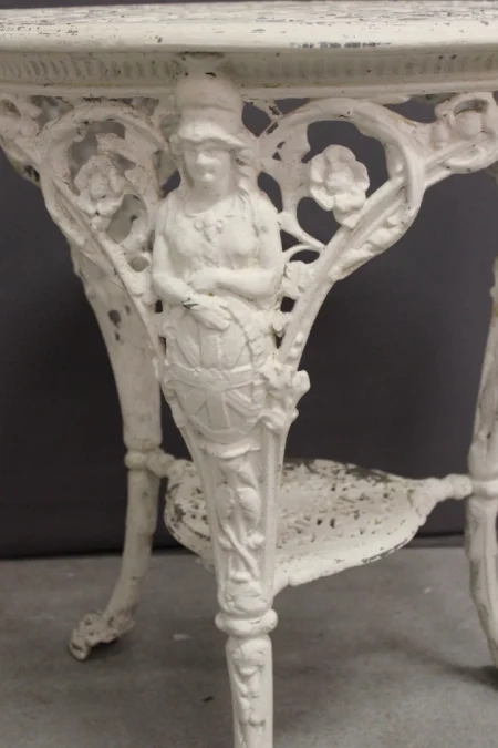 Salon de Jardin en Fonte à Décor de Femmes XXe