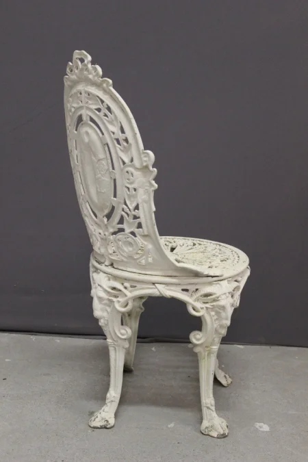 Salon de Jardin en Fonte à Décor de Femmes XXe