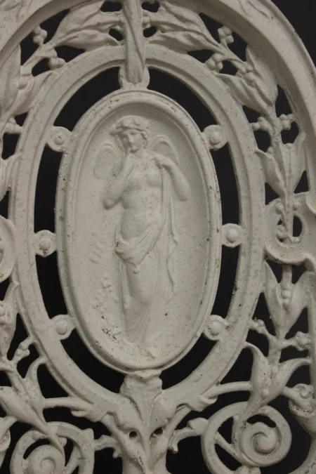 Salon de Jardin en Fonte à Décor de Femmes XXe