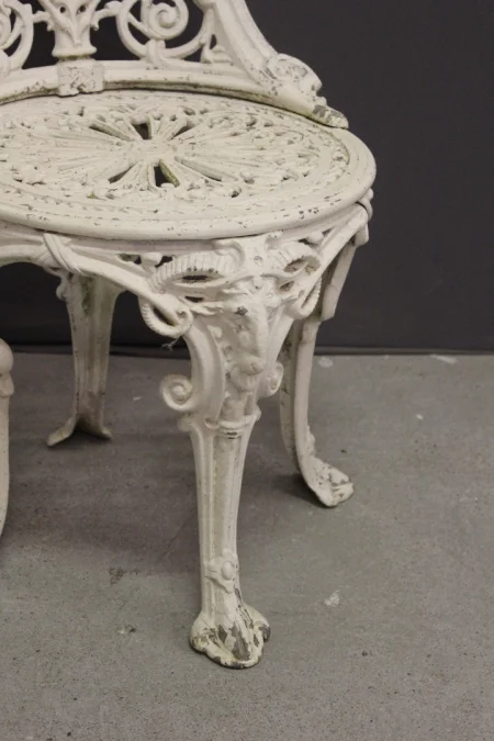 Salon de Jardin en Fonte à Décor de Femmes XXe