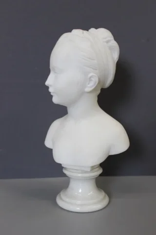 Бюст молодой женщины, Мари Луиз Бронньяр, каррарский мрамор, около 1900 года