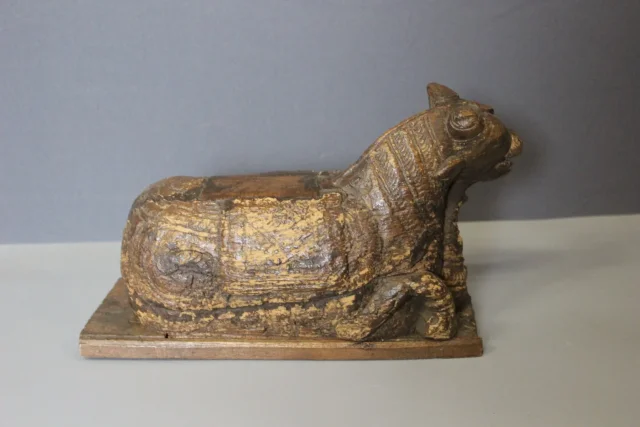 Vache Sacrée en Bois Sculpté , Inde XIX
