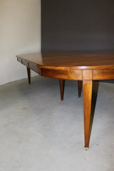 Restoration Walnut Belt Table With Three Walnut Leaves 19th Century