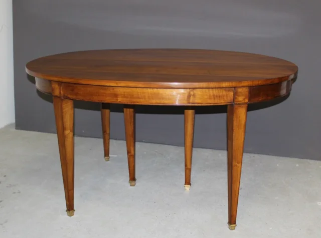 Restoration Walnut Belt Table With Three Walnut Leaves 19th Century
