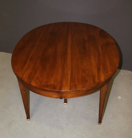Restoration Walnut Belt Table With Three Walnut Leaves 19th Century