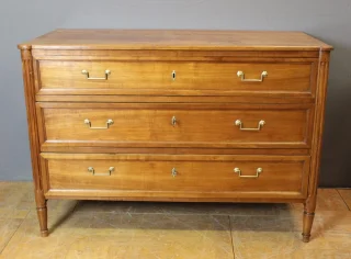 Louis XVI chest of drawers in cherry wood, late 18th century