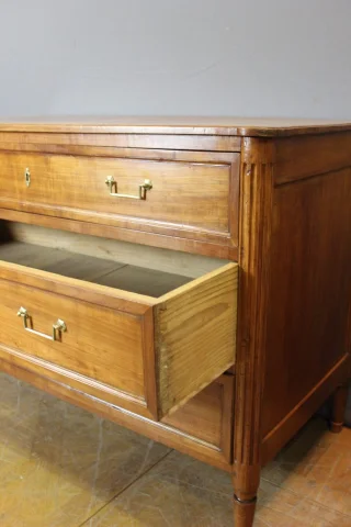 Louis XVI chest of drawers in cherry wood, late 18th century — Very good condition
