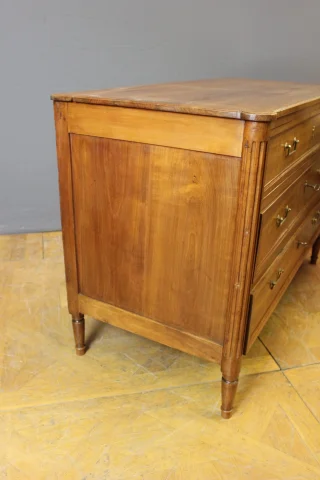 Louis XVI chest of drawers in cherry wood, late 18th century — Very good condition