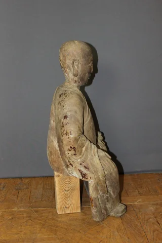 Monje Chino Sentado en Madera Tallada, altura 80 cm, hacia 1900 — Muy buen estado