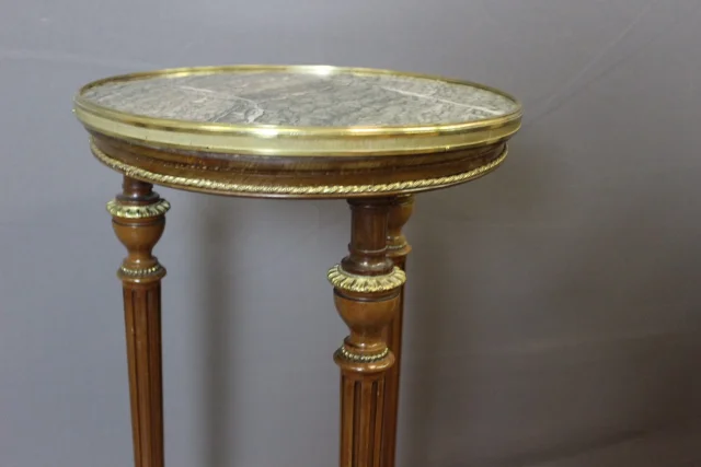 Sellette de Style Louis XVI et d'époque Napoléon III en Acajou — Très bon état