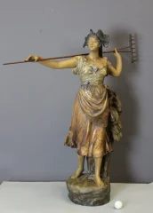 Important Plâtre Polychrome , 100 cm , Figurant une Paysanne vers 1900