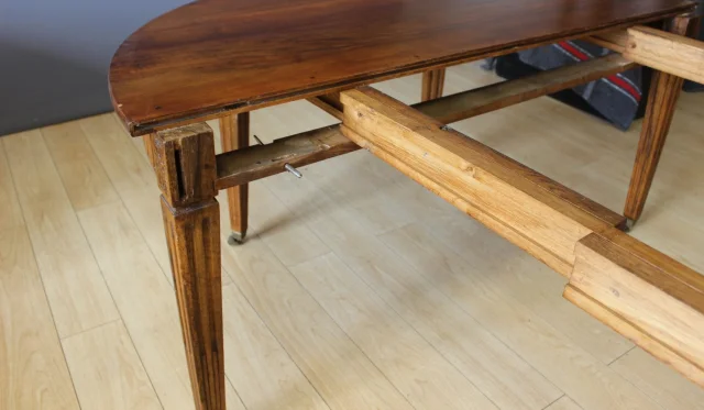 Mesa con Cenefa Estilo Luis XVI, Diámetro 155 cm, Siglo XIX — Muy buen estado